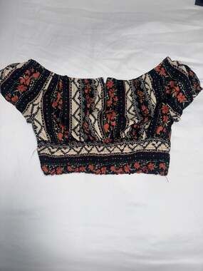Indulge in style Floral Pattern Smocked Off-Shoulder Crop Top with Zipper Front